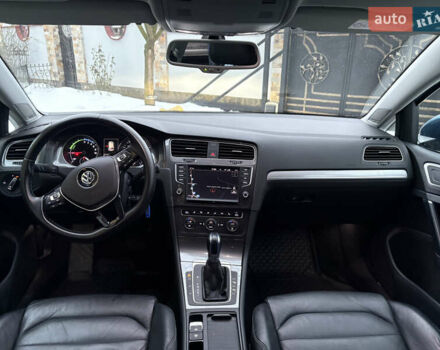 Синий Фольксваген e-Golf, объемом двигателя 0 л и пробегом 147 тыс. км за 9000 $, фото 6 на Automoto.ua