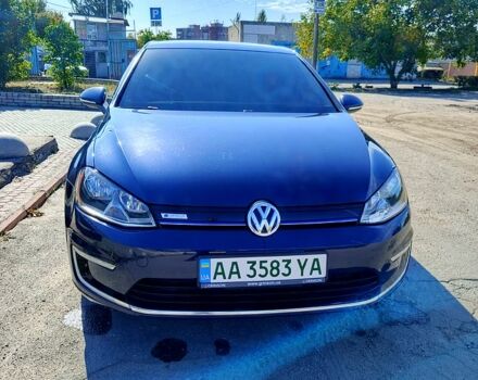 Синий Фольксваген e-Golf, объемом двигателя 24 л и пробегом 98 тыс. км за 8999 $, фото 2 на Automoto.ua