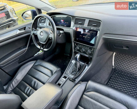 Синий Фольксваген e-Golf, объемом двигателя 0 л и пробегом 119 тыс. км за 14200 $, фото 15 на Automoto.ua