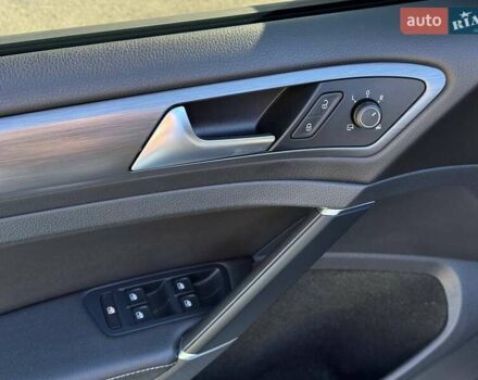 Синий Фольксваген e-Golf, объемом двигателя 0 л и пробегом 134 тыс. км за 13500 $, фото 15 на Automoto.ua