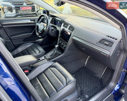 Синий Фольксваген e-Golf, объемом двигателя 0 л и пробегом 119 тыс. км за 14200 $, фото 12 на Automoto.ua