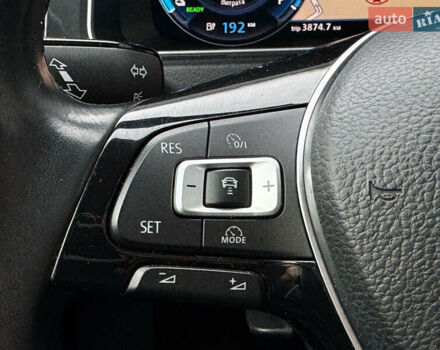 Синий Фольксваген e-Golf, объемом двигателя 0 л и пробегом 100 тыс. км за 14500 $, фото 9 на Automoto.ua