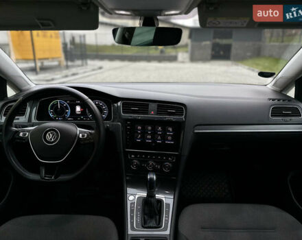 Синий Фольксваген e-Golf, объемом двигателя 0 л и пробегом 138 тыс. км за 12900 $, фото 30 на Automoto.ua