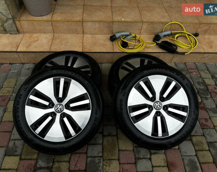 Синий Фольксваген e-Golf, объемом двигателя 0 л и пробегом 138 тыс. км за 12900 $, фото 32 на Automoto.ua