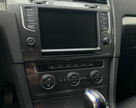 Синий Фольксваген e-Golf, объемом двигателя 0 л и пробегом 70 тыс. км за 12700 $, фото 27 на Automoto.ua