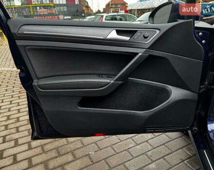 Синий Фольксваген e-Golf, объемом двигателя 0 л и пробегом 100 тыс. км за 14500 $, фото 24 на Automoto.ua