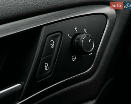 Синий Фольксваген e-Golf, объемом двигателя 0 л и пробегом 138 тыс. км за 12900 $, фото 21 на Automoto.ua