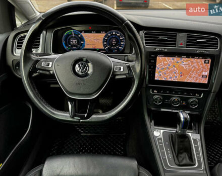 Синий Фольксваген e-Golf, объемом двигателя 0 л и пробегом 100 тыс. км за 14500 $, фото 4 на Automoto.ua