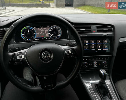 Синий Фольксваген e-Golf, объемом двигателя 0 л и пробегом 138 тыс. км за 12900 $, фото 18 на Automoto.ua