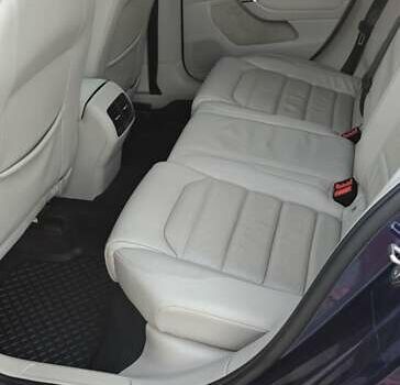 Синий Фольксваген e-Golf, объемом двигателя 0 л и пробегом 150 тыс. км за 13500 $, фото 13 на Automoto.ua
