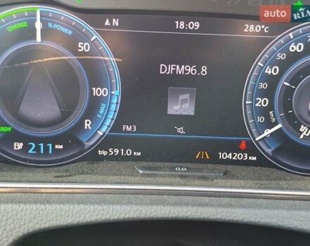 Синий Фольксваген e-Golf, объемом двигателя 0 л и пробегом 104 тыс. км за 14599 $, фото 22 на Automoto.ua