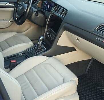 Синий Фольксваген e-Golf, объемом двигателя 0 л и пробегом 150 тыс. км за 13500 $, фото 9 на Automoto.ua