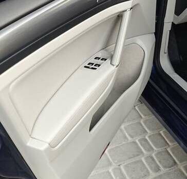 Синий Фольксваген e-Golf, объемом двигателя 0 л и пробегом 150 тыс. км за 13500 $, фото 8 на Automoto.ua