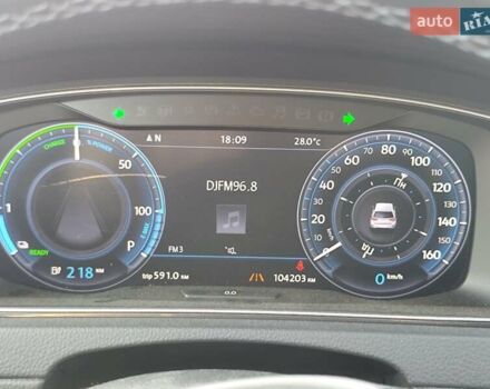 Синий Фольксваген e-Golf, объемом двигателя 0 л и пробегом 104 тыс. км за 14599 $, фото 21 на Automoto.ua