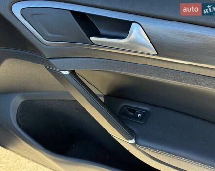 Синий Фольксваген e-Golf, объемом двигателя 0 л и пробегом 134 тыс. км за 13500 $, фото 28 на Automoto.ua