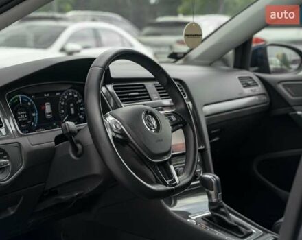 Синий Фольксваген e-Golf, объемом двигателя 0 л и пробегом 110 тыс. км за 15300 $, фото 27 на Automoto.ua