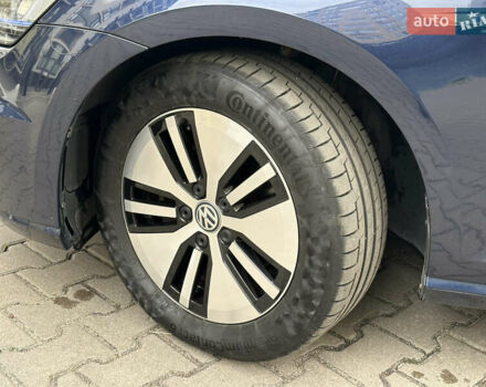 Синий Фольксваген e-Golf, объемом двигателя 0 л и пробегом 70 тыс. км за 12700 $, фото 4 на Automoto.ua