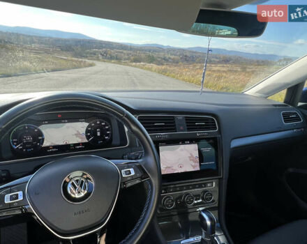 Синий Фольксваген e-Golf, объемом двигателя 0 л и пробегом 137 тыс. км за 14200 $, фото 22 на Automoto.ua