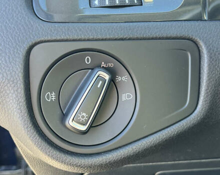 Синий Фольксваген e-Golf, объемом двигателя 0 л и пробегом 137 тыс. км за 14200 $, фото 14 на Automoto.ua