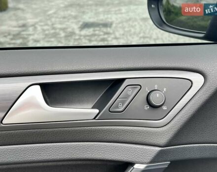 Синій Фольксваген e-Golf, об'ємом двигуна 0 л та пробігом 130 тис. км за 12970 $, фото 24 на Automoto.ua