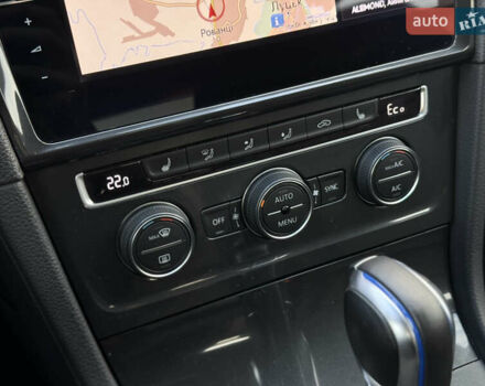 Синій Фольксваген e-Golf, об'ємом двигуна 0 л та пробігом 127 тис. км за 12950 $, фото 74 на Automoto.ua