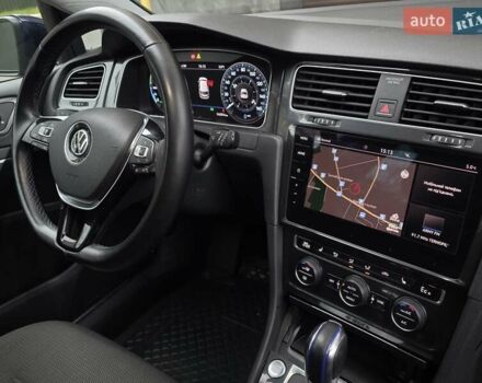 Синий Фольксваген e-Golf, объемом двигателя 0 л и пробегом 140 тыс. км за 11750 $, фото 36 на Automoto.ua