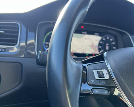 Синий Фольксваген e-Golf, объемом двигателя 0 л и пробегом 137 тыс. км за 14200 $, фото 49 на Automoto.ua