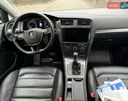 Синий Фольксваген e-Golf, объемом двигателя 0 л и пробегом 114 тыс. км за 12700 $, фото 21 на Automoto.ua
