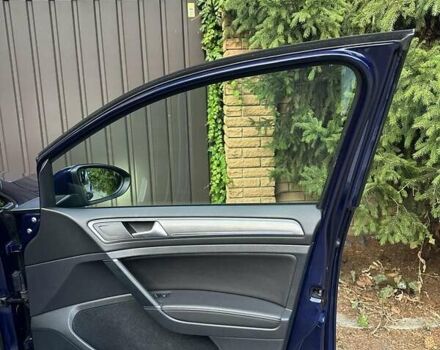 Синий Фольксваген e-Golf, объемом двигателя 0 л и пробегом 74 тыс. км за 14900 $, фото 20 на Automoto.ua