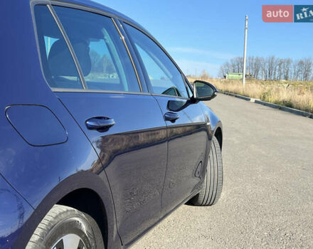 Синий Фольксваген e-Golf, объемом двигателя 0 л и пробегом 137 тыс. км за 14200 $, фото 8 на Automoto.ua