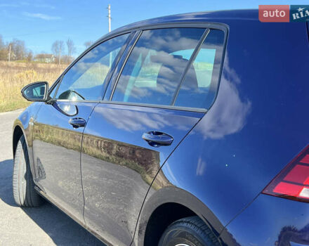 Синий Фольксваген e-Golf, объемом двигателя 0 л и пробегом 137 тыс. км за 14200 $, фото 10 на Automoto.ua