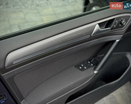 Синій Фольксваген e-Golf, об'ємом двигуна 0 л та пробігом 127 тис. км за 12950 $, фото 53 на Automoto.ua