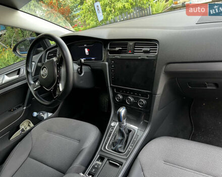 Синий Фольксваген e-Golf, объемом двигателя 0 л и пробегом 91 тыс. км за 15450 $, фото 6 на Automoto.ua