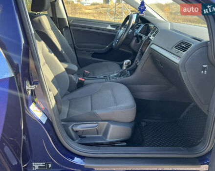 Синий Фольксваген e-Golf, объемом двигателя 0 л и пробегом 137 тыс. км за 14200 $, фото 35 на Automoto.ua