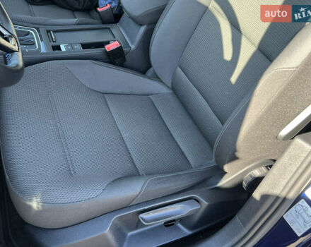 Синий Фольксваген e-Golf, объемом двигателя 0 л и пробегом 137 тыс. км за 14200 $, фото 13 на Automoto.ua