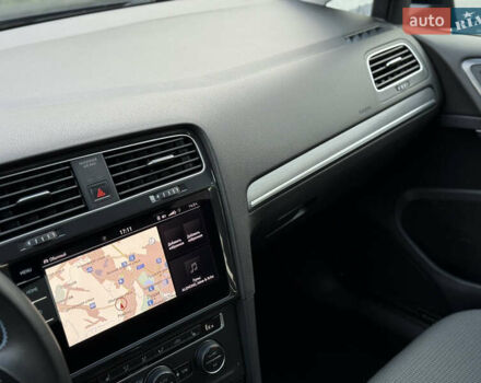 Синій Фольксваген e-Golf, об'ємом двигуна 0 л та пробігом 127 тис. км за 12950 $, фото 75 на Automoto.ua