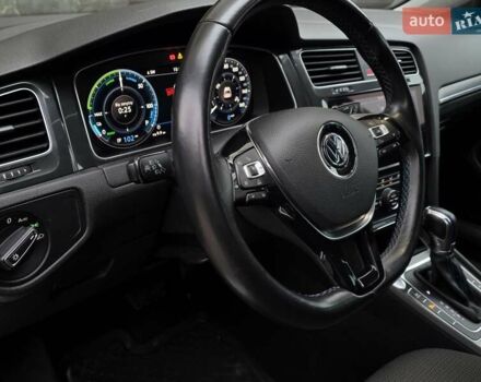 Синий Фольксваген e-Golf, объемом двигателя 0 л и пробегом 140 тыс. км за 11750 $, фото 25 на Automoto.ua