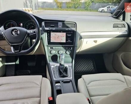 Синий Фольксваген e-Golf, объемом двигателя 0 л и пробегом 84 тыс. км за 13900 $, фото 10 на Automoto.ua