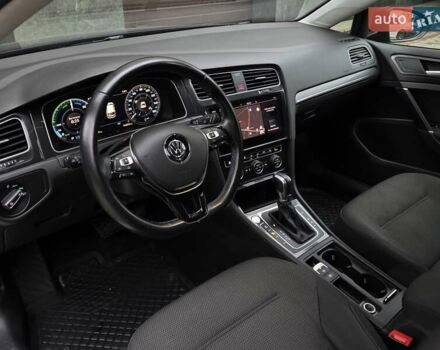 Синий Фольксваген e-Golf, объемом двигателя 0 л и пробегом 140 тыс. км за 11750 $, фото 24 на Automoto.ua