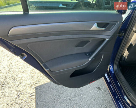 Синий Фольксваген e-Golf, объемом двигателя 0 л и пробегом 137 тыс. км за 14200 $, фото 24 на Automoto.ua