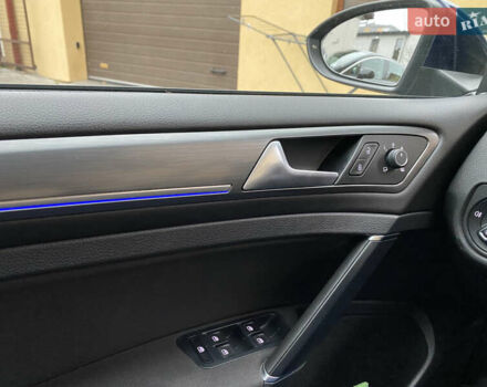 Синий Фольксваген e-Golf, объемом двигателя 0 л и пробегом 124 тыс. км за 15200 $, фото 8 на Automoto.ua