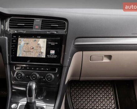 Синий Фольксваген e-Golf, объемом двигателя 0 л и пробегом 132 тыс. км за 12890 $, фото 7 на Automoto.ua