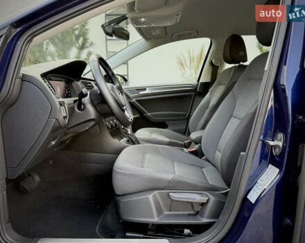 Синій Фольксваген e-Golf, об'ємом двигуна 0 л та пробігом 127 тис. км за 12950 $, фото 40 на Automoto.ua