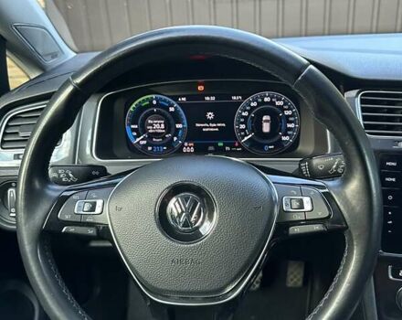 Синий Фольксваген e-Golf, объемом двигателя 0 л и пробегом 74 тыс. км за 14900 $, фото 16 на Automoto.ua