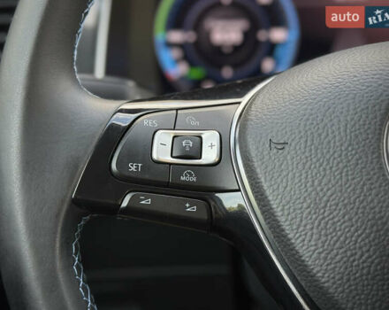 Синій Фольксваген e-Golf, об'ємом двигуна 0 л та пробігом 127 тис. км за 12950 $, фото 58 на Automoto.ua