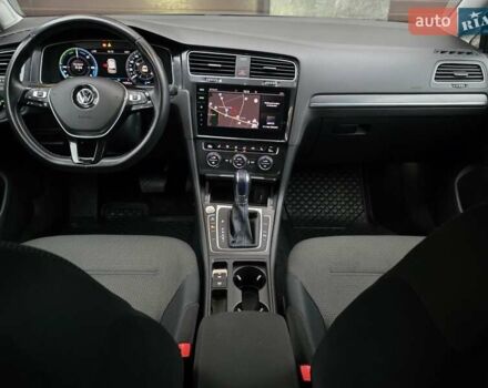 Синий Фольксваген e-Golf, объемом двигателя 0 л и пробегом 140 тыс. км за 11750 $, фото 28 на Automoto.ua