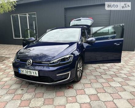 Синий Фольксваген e-Golf, объемом двигателя 0 л и пробегом 58 тыс. км за 22500 $, фото 141 на Automoto.ua