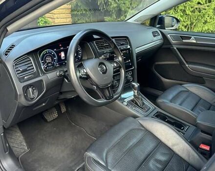 Синий Фольксваген e-Golf, объемом двигателя 0 л и пробегом 74 тыс. км за 14900 $, фото 15 на Automoto.ua
