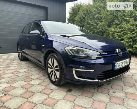 Синий Фольксваген e-Golf, объемом двигателя 0 л и пробегом 58 тыс. км за 22500 $, фото 153 на Automoto.ua