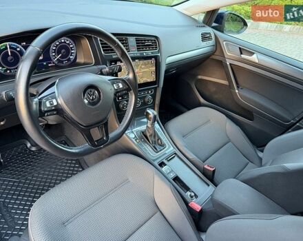 Синий Фольксваген e-Golf, объемом двигателя 0 л и пробегом 96 тыс. км за 13400 $, фото 35 на Automoto.ua